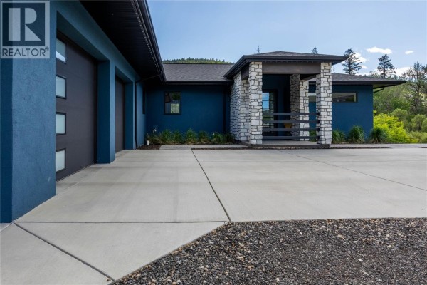 10202 Kalamalka Road, Coldstream, BC, photo 2