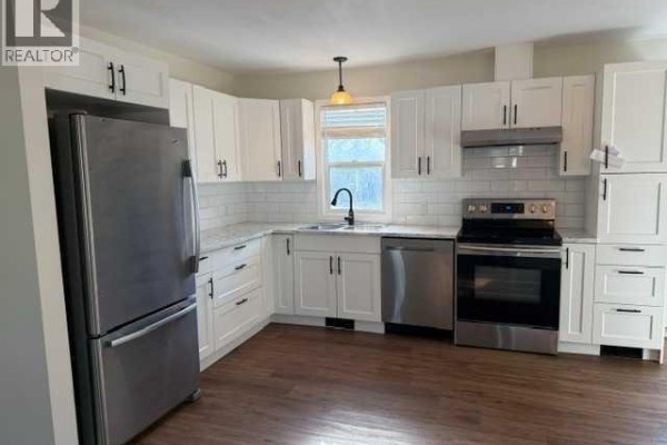 10205 103 Street, High Level, AB, photo 3