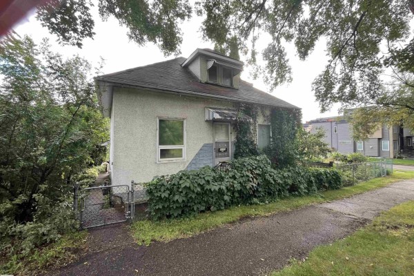 10205 92 St Nw, Edmonton, AB, photo 2