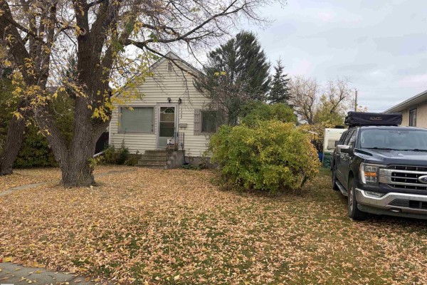 Residential for sale at 10208 158 St Nw, Edmonton, AB - MLS® mui2yr