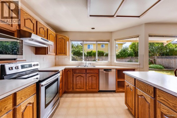 10208 River Drive, Richmond, BC V6X1Z3 Photo 4