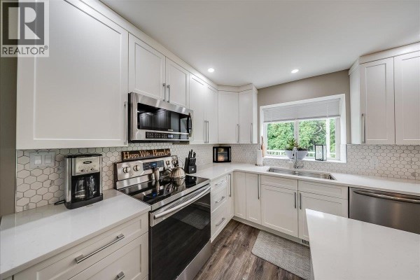 3pc Bathroom - 1021 Bridgeview Crescent, Castlegar, BC V1N4K9 Photo 5