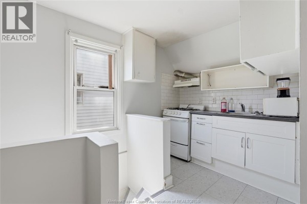 3pc Bathroom - 1021 Wellington Avenue, Windsor, ON N9A5K2 Photo 5