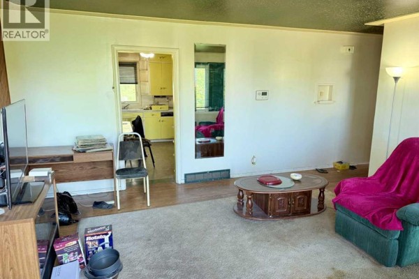 4pc Bathroom - 10211 102 Avenue, Lac La Biche, AB T0A2C0 Photo 5