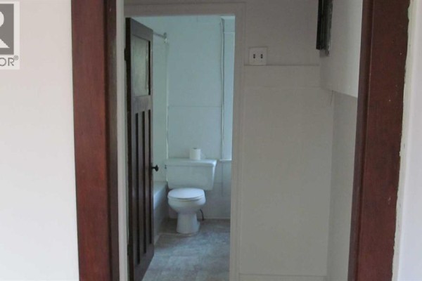 10214 100 Street, Hythe, AB T0H2C0 Photo 4