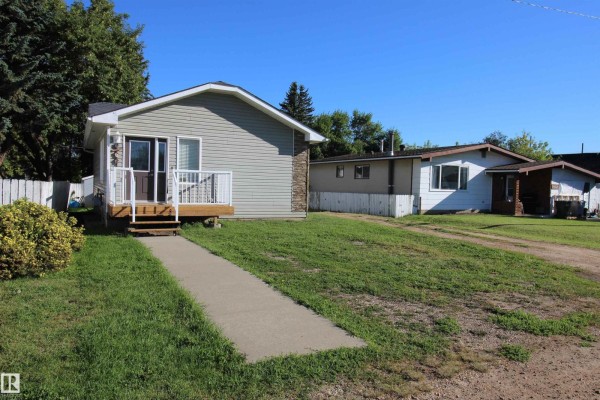 10216 101 St, Westlock, AB T7P1X9 Photo 5