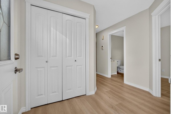 Family room - 10216 150 St Nw Nw, Edmonton, AB T5P1P3 Photo 4