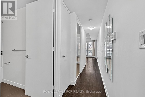 Bathroom - 1022 - 165 Legion Road N, Toronto, ON M8Y0B3 Photo 4