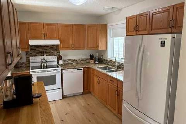 10220 106 Street, High Level, AB, photo 2