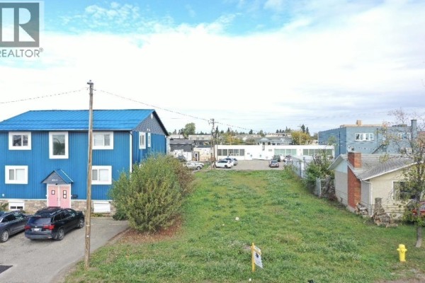 10220 99 Avenue, Fort St  John, BC V1J6X2 Photo 2