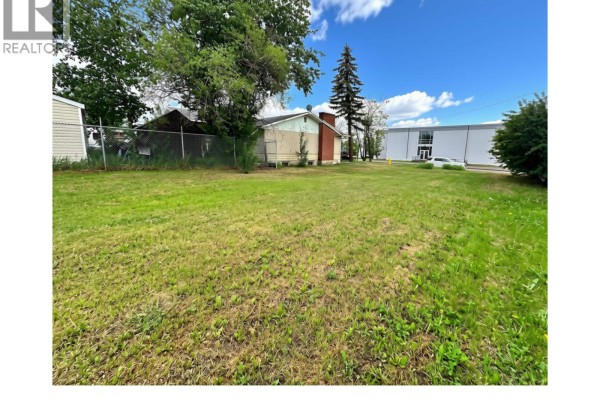 10220 99 Avenue, Fort St  John, BC V1J6X2 Photo 3