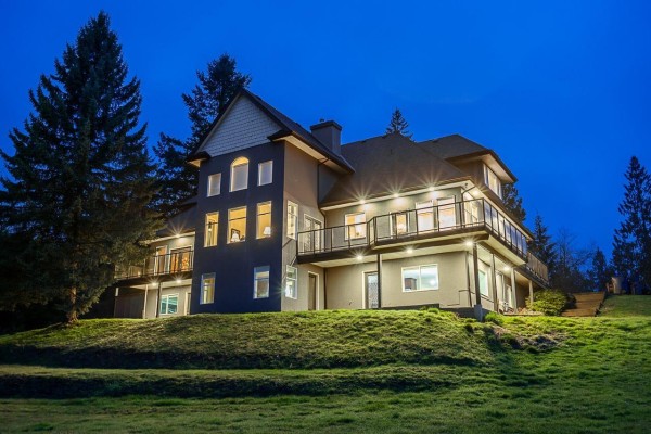 10228 Stave Lake Street, Mission, BC V2V0B5 Photo 3