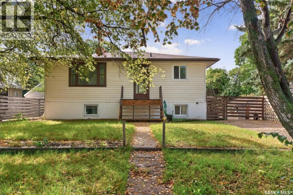 4pc Bathroom - 1023 Coteau Street W, Moose Jaw, SK S6H5G3 Photo 3