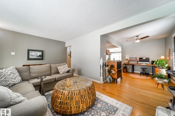 Primary Bedroom - 10231 46 St Nw, Edmonton, AB T6A1X9 Photo 5