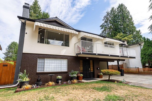 10232 142a Street, Surrey, BC V3T4Z7 Photo 3