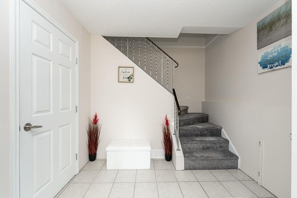 10232 142a Street, Surrey, BC V3T4Z7 Photo 4
