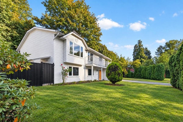 10238 Sheaves Court, Delta, BC V4C8C9 Photo 2