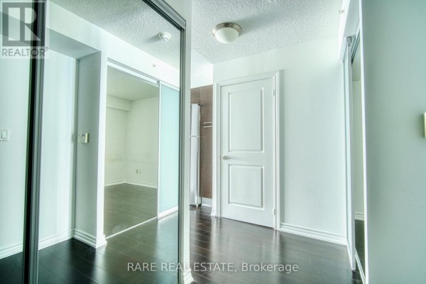 Dining room - 1024 - 386 Yonge Street, Toronto, ON M6B0A5 Photo 2