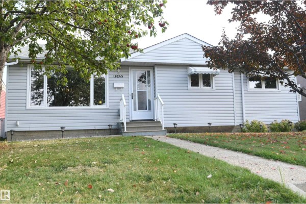 Kitchen - 10243 42 St Nw, Edmonton, AB T6A1T3 Photo 3