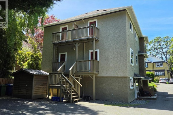 1025 Carberry Gdns, Victoria, BC V8S3R8 Photo 4