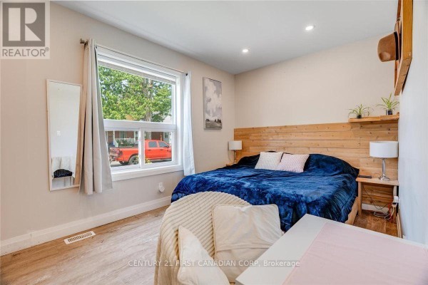 Primary Bedroom - 1025 King Street, London East, ON N5W2X7 Photo 4