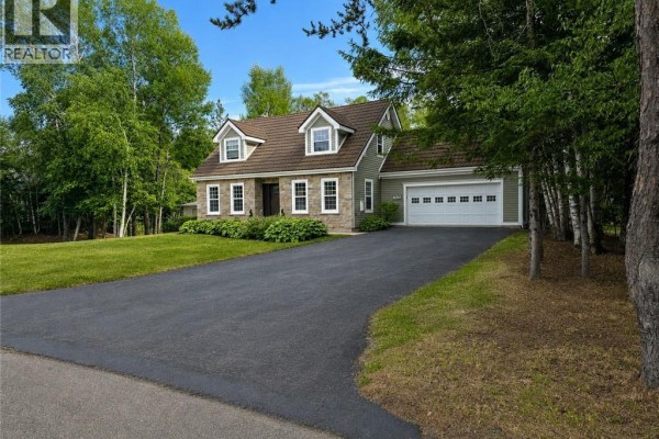 1025 Tamarack, Bathurst, NB, photo 2