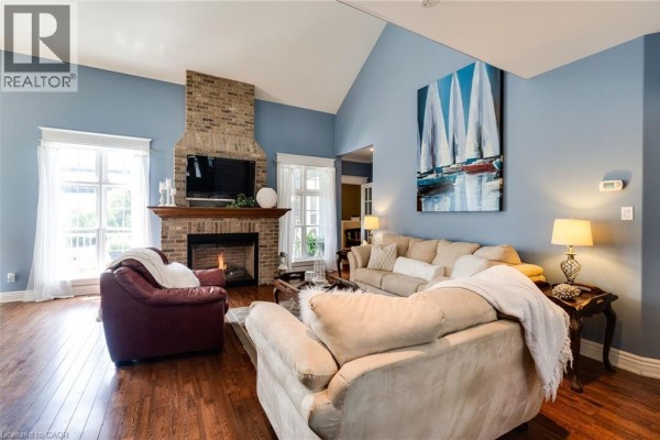 1026 Beach Boulevard, Hamilton, ON, photo 2
