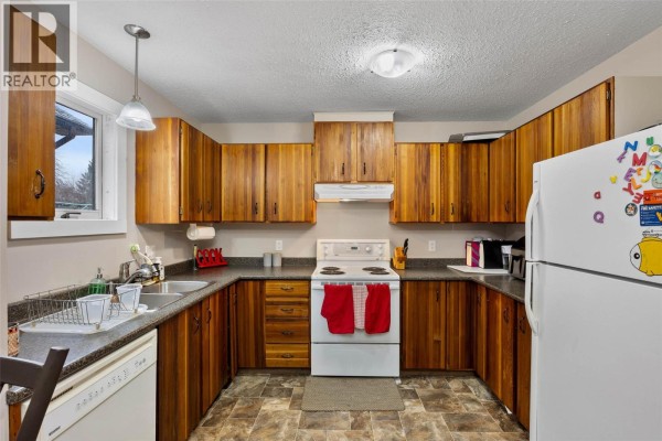 Primary Bedroom - 1026 Hillside Avenue, Chase, BC V0E1M0 Photo 5
