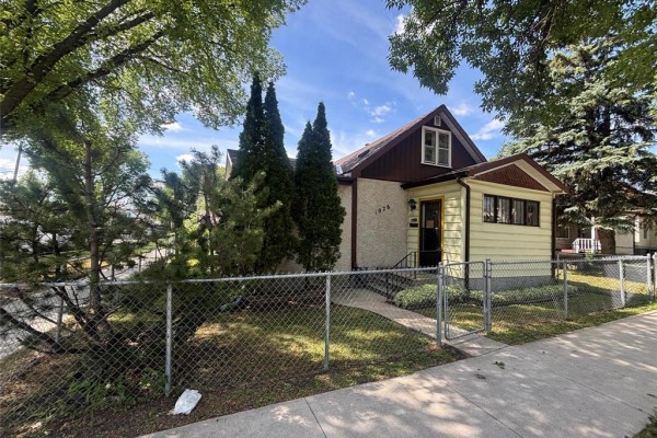 Living room - 1026 Redwood Avenue, Winnipeg, MB R2X0Y2 Photo 2