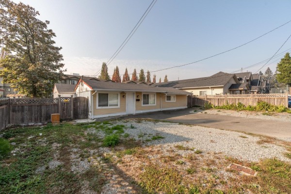 10269 139a Street, Surrey, BC V3T4M1 Photo 2
