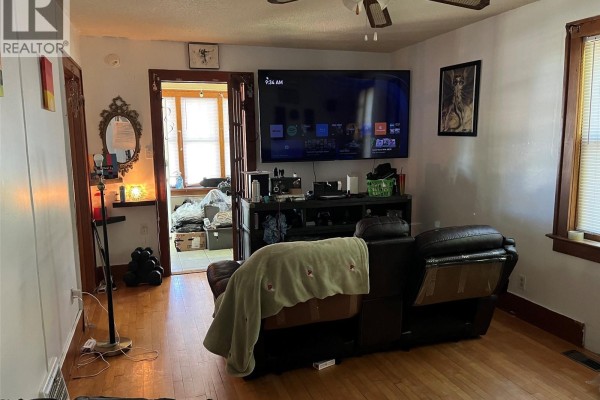 Bedroom - 1027 7th Avenue Ne, Moose Jaw, SK S6H1M9 Photo 5