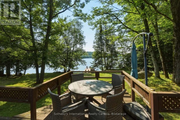 Living room - 1027 Scott Lane, Lake Of Bays, ON P1H2J6 Photo 5