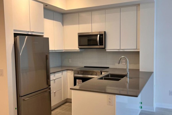 Living room - 1028 - 3270 Sheppard Avenue E, Toronto, ON M1T3K3 Photo 3