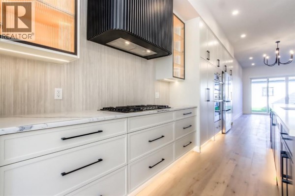 Kitchen - 1028 18 Avenue Nw, Calgary, AB T2M0V7 Photo 4