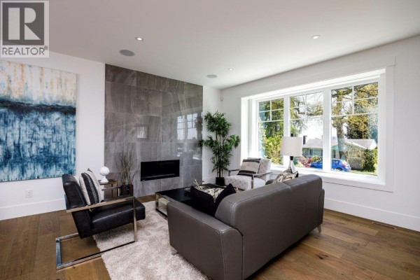 1028 Calverhall Street, North Vancouver, BC V7L1Y3 Photo 5