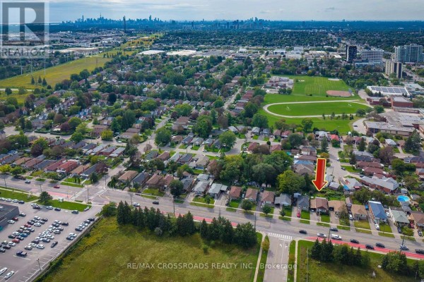 1028 Kennedy Road, Toronto, ON, photo 2