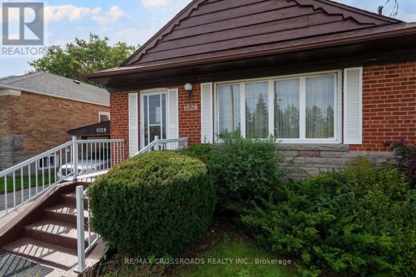 1028 Kennedy Road, Toronto, ON, photo 3
