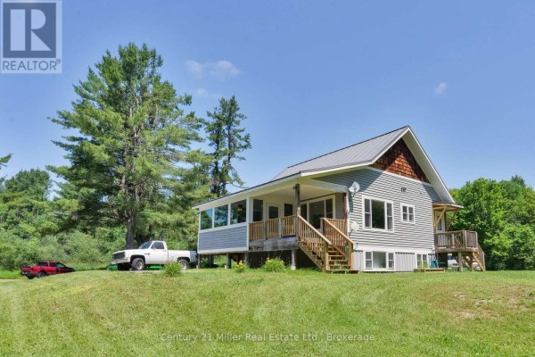 Family room - 1028 Medora Lake Road, Muskoka Lakes, ON P0B1J0 Photo 2
