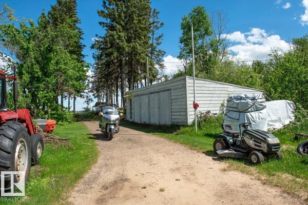 Bedroom 2 - 1029 Twp Road 522, Rural Parkland County, AB T7X1X8 Photo 5