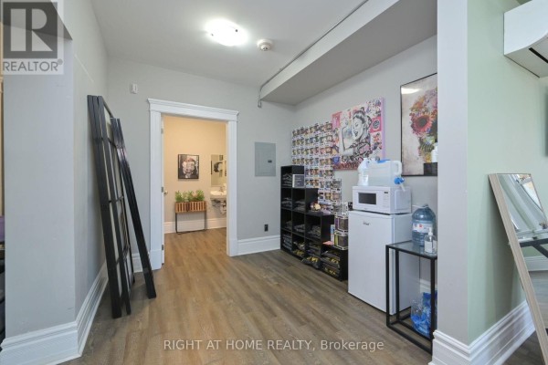 102a - 170 Bradford Street, Barrie, ON L4N3B5 Photo 5