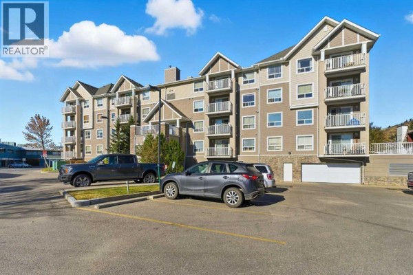 103, 128 Centre Avenue, Cochrane, AB, photo 2