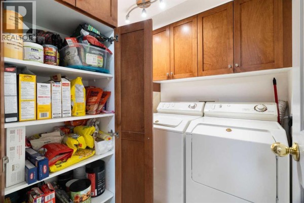 2pc Bathroom - 103, 2422 Erlton Street Sw, Calgary, AB T2S3B6 Photo 4