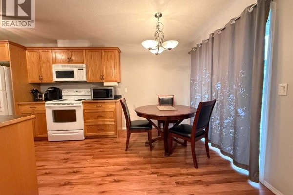 4pc Bathroom - 103, 501 3 Street, Fox Creek, AB T0H1P0 Photo 5