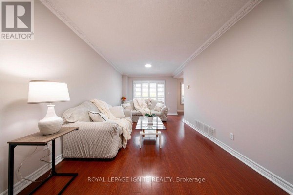 Bedroom - #103 - 1180 Mississauga Valley Boulevard, Mississauga, ON L5A3M9 Photo 5