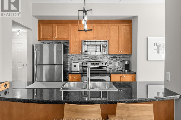 Eating area - 103 - 1379 Costigan Road, Milton, ON L9T2K6 Photo 4