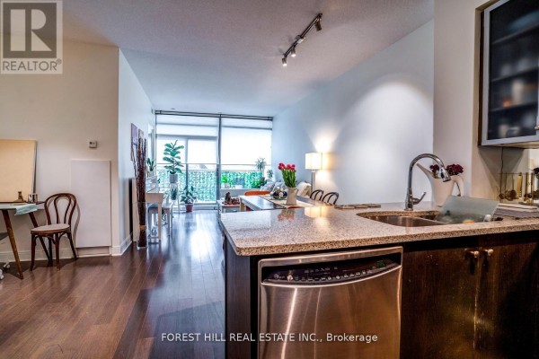 Primary Bedroom - 103 - 21 Scollard Street, Toronto, ON M5R1G1 Photo 4