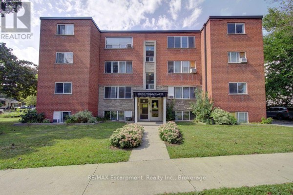 Living room - 103 - 2393 New Street, Burlington, ON L7R1K1 Photo 2