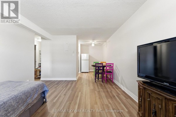103 - 25 College Street E, Belleville, ON, photo 3