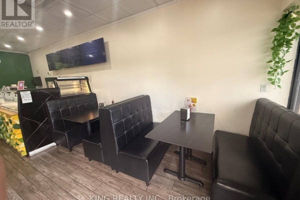 103 - 400 Dundas Street, Mississauga, ON L5A1X5 Photo 4