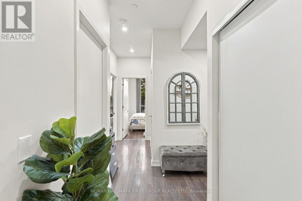 Living room - 103 - 6 Sonic Way, Toronto, ON M3C0P1 Photo 3
